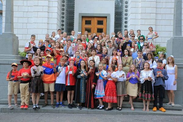 阿尔泰克国际夏令营为各国小朋友构建友谊桥梁 - 俄罗斯卫星通讯社