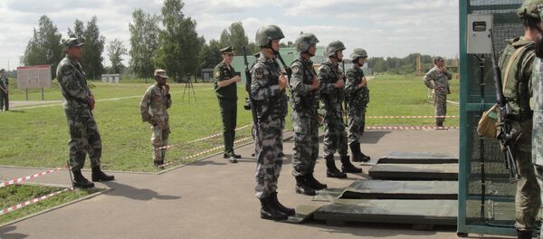 中国官兵在莫斯科近郊进行实弹射击 中国官兵在莫斯科近郊进行实弹射击 - 俄罗斯卫星通讯社