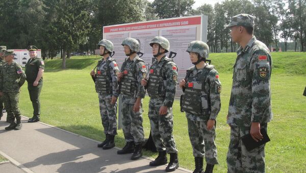 中國偵察兵在“國際軍事比賽-2018”一項競賽的最後階段取得最佳成績 - 俄羅斯衛星通訊社