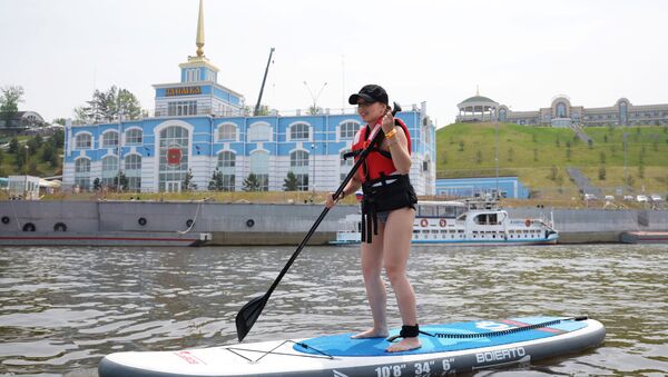 俄探险者决定在汛期划SUP桨板从哈巴罗夫斯克征服阿穆尔河 - 俄罗斯卫星通讯社