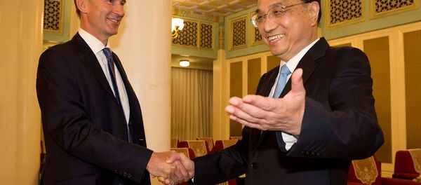 中国国务院总理李克强会见来华出席第九次中英战略对话的英国外交大臣亨特 - 俄罗斯卫星通讯社