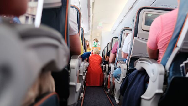 一家航空公司強迫乘客旅途全程坐在地板上 - 俄羅斯衛星通訊社