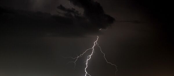 媒体: 哈里王子夫妇乘坐的私人飞机被闪电击中 - 俄罗斯卫星通讯社