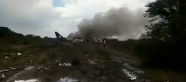 一架載有100人左右的墨西哥飛機失事 - 俄羅斯衛星通訊社