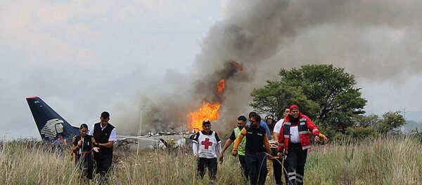 墨西哥一架載有103人的飛機失事 墨西哥一架載有103人的飛機失事 - 俄羅斯衛星通訊社