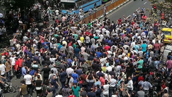 伊朗近百地爆发示威抗议 - 俄罗斯卫星通讯社