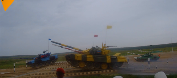 中國隊在“坦克兩項”接力賽首輪拔得頭籌 - 俄羅斯衛星通訊社