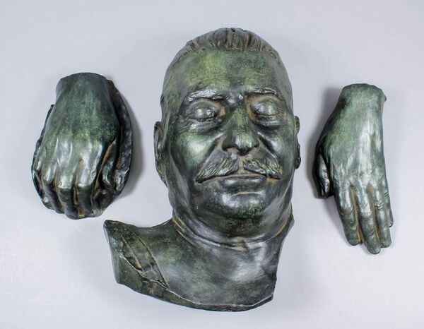 斯大林的死亡面具在英國拍賣出售 斯大林的死亡面具在英國拍賣出售 - 俄羅斯衛星通訊社