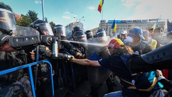 羅馬尼亞大規模抗議活動引發騷亂造成30多人受傷 - 俄羅斯衛星通訊社