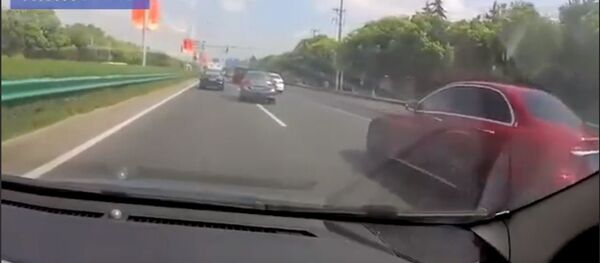 中国一名女子的苹果手机在更换电池后爆炸 中国一名女子的苹果手机在更换电池后爆炸 - 俄罗斯卫星通讯社