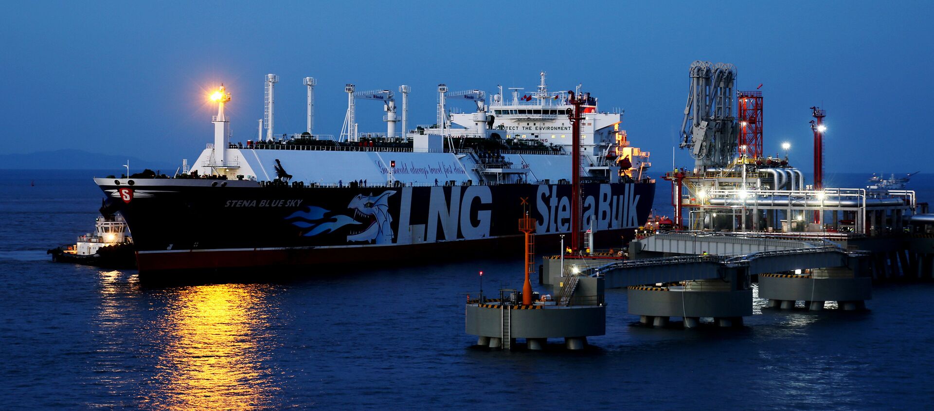 LNG tanker Stena Blue Sky is seen at the new liquefied natural gas (LNG) terminal owned by Chinese energy company ENN Group, in Zhoushan - 俄羅斯衛星通訊社, 1920, 18.10.2021