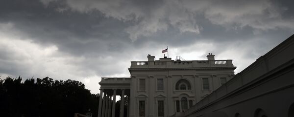 Storm clouds move above the White House as rain moves into the area - 俄罗斯卫星通讯社