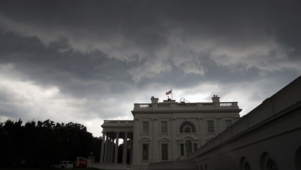 Storm clouds move above the White House as rain moves into the area - 俄羅斯衛星通訊社