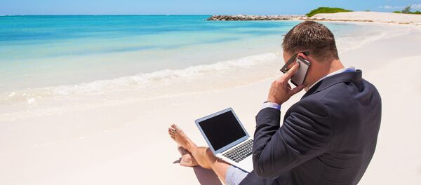 民调：过半俄罗斯人无法在休假时脱离工作 - 俄罗斯卫星通讯社