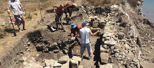 考古学家在克里米亚发现一古墓 墓壁雕有古希腊神像 - 俄罗斯卫星通讯社