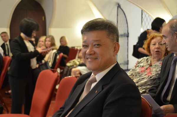 杨必诚 - 俄罗斯卫星通讯社