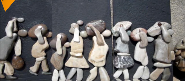 敘利亞畫家將製作礫石畫像獻給打擊恐怖主義行動時的罹難人士 - 俄羅斯衛星通訊社