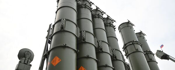 Зенитный ракетный комплекс С-300ВМ «Антей-2500» на выставке «Армия России – завтра» в рамках IV Международного военно-технического форума «Армия-2018» в Кубинке - 俄羅斯衛星通訊社
