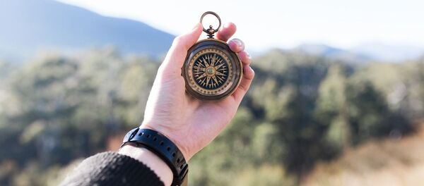 擔心GPS”失靈“ 北約官兵學習使用指南針和地圖 - 俄羅斯衛星通訊社