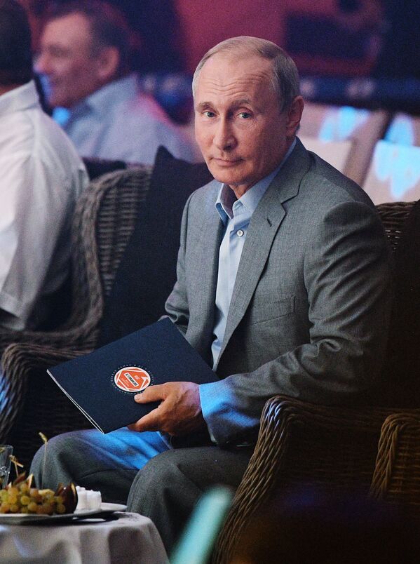 普京观看国际格斗式桑搏比赛并出席颁奖仪式 - 俄罗斯卫星通讯社