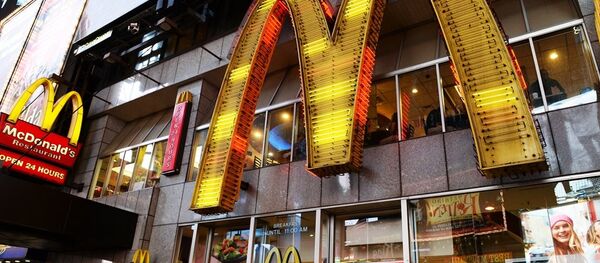 媒体：麦当劳的新环保吸管不可回收 - 俄罗斯卫星通讯社