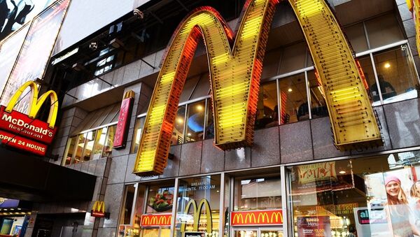 媒体：麦当劳的新环保吸管不可回收 - 俄罗斯卫星通讯社