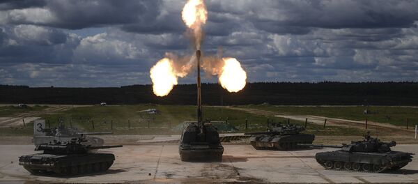 Танки Т-90 и самоходная артиллерийская установка (САУ) Мста-С (в центре) во время динамической экспозиции на выставке «Армия России – завтра» в рамках IV Международного военно-технического форума «Армия-2018» в Кубинке Танки Т-90 и самоходная артиллерийская установка (САУ) Мста-С (в центре) во время динамической экспозиции на выставке «Армия России – завтра» в рамках IV Международного военно-технического форума «Армия-2018» в Кубинке - 俄罗斯卫星通讯社
