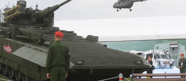 Перспективная российская боевая бронированная машина на базе универсальной гусеничной платформы «Армата» Т-15 на выставке «Армия России – завтра» в Кубинке - 俄羅斯衛星通訊社