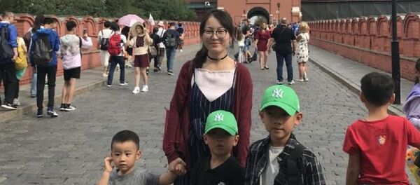 赵女士和她的三个儿子 - 俄罗斯卫星通讯社