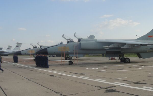 中國空軍展示的作戰設備是殲轟-7A戰鬥轟炸機 - 俄羅斯衛星通訊社