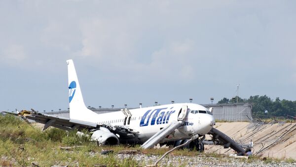 俄乌塔航空公司将向索契降落出现事故的飞机乘客进行赔偿 - 俄罗斯卫星通讯社
