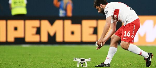 俄超比赛期间无人机坠入球场 - 俄罗斯卫星通讯社