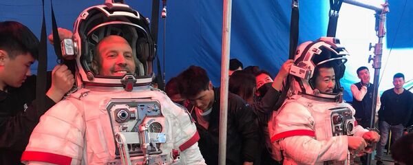 俄演员分享与吴京合作拍摄《流浪地球》感想 俄演员分享与吴京合作拍摄《流浪地球》感想 - 俄罗斯卫星通讯社