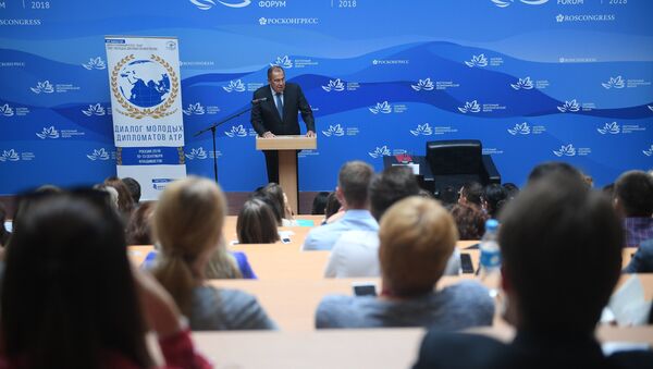 拉夫羅夫在東方經濟論壇框架內舉行的青年外交官對話 - 俄羅斯衛星通訊社