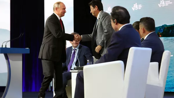 普京告訴安倍：與魚子醬相比更喜歡鯡魚 - 俄羅斯衛星通訊社