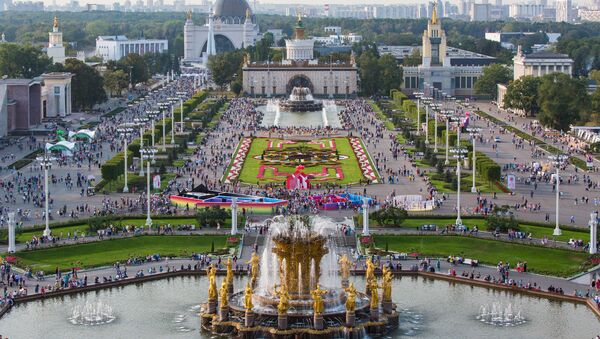 过百万莫斯科人在国民经济展览中心庆祝城市日 - 俄罗斯卫星通讯社