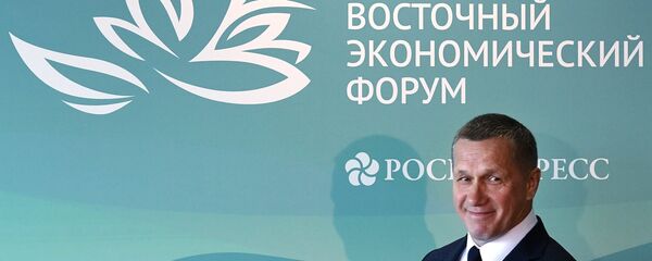 尤里•特鲁特涅夫 - 俄罗斯卫星通讯社