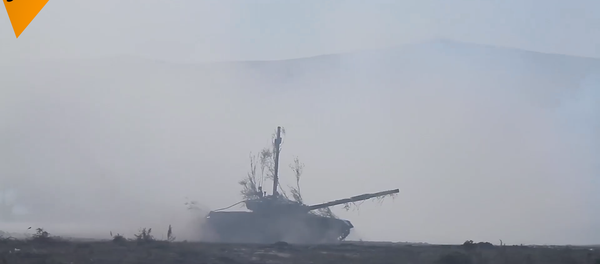 東方-2018”演習:穿越水上障礙運送武器過河 東方-2018”演習:穿越水上障礙運送武器過河 - 俄羅斯衛星通訊社