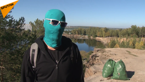 俄罗斯蒙面英雄捡垃圾拯救世界 - 俄罗斯卫星通讯社