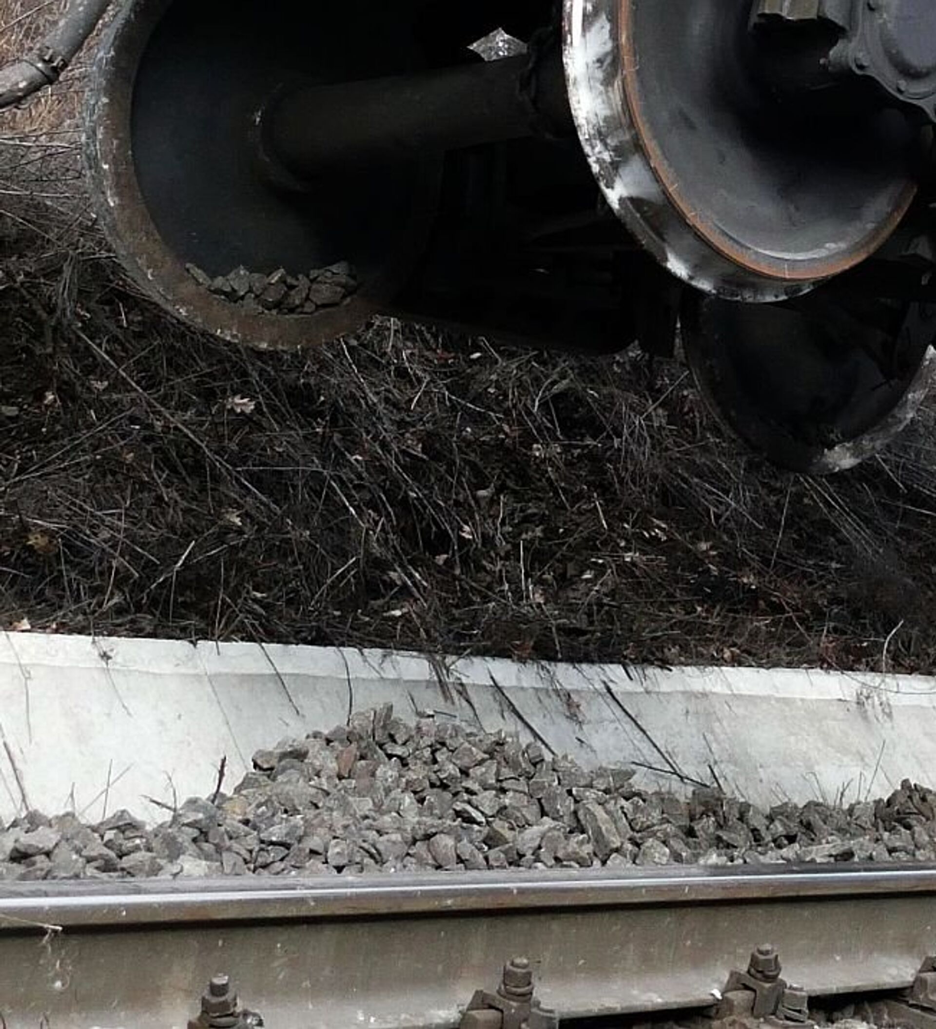 美国脱轨列车事故 测出至少3种危险化学品_凤凰网视频_凤凰网