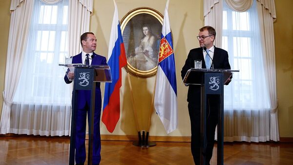 俄羅斯總理梅德韋傑夫與芬蘭總理西比萊舉行記者招待會 - 俄羅斯衛星通訊社