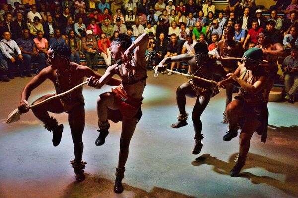 南非比勒陀利亚市附近民俗村的古南非民族舞蹈 - 俄罗斯卫星通讯社