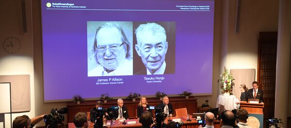 2018年诺贝尔医学奖授予发现癌症新疗法的科学家 - 俄罗斯卫星通讯社