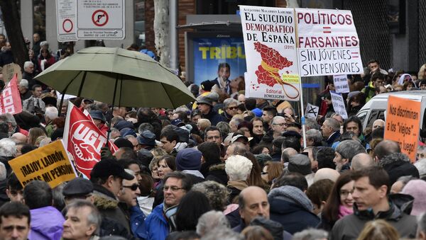 西班牙退休人員在全國各地舉行抗議集會 - 俄羅斯衛星通訊社