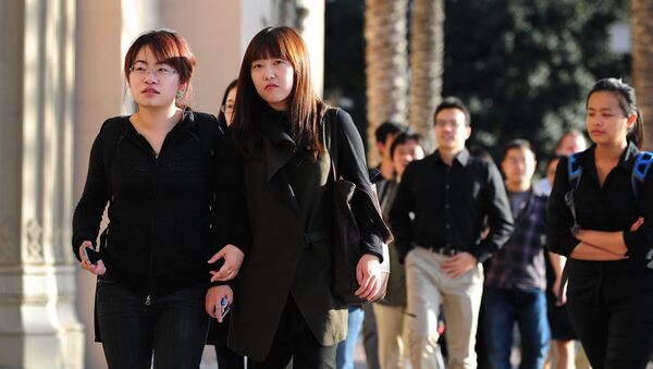 美国限制中国大学生签证，谁“受伤”更重？ - 俄罗斯卫星通讯社