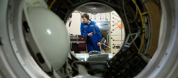 俄宇航员证实“联盟”号飞船返回地球时发生意外情况 - 俄罗斯卫星通讯社