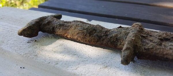 苏格兰男子因在父亲车库中发现中世纪宝剑而发财 - 俄罗斯卫星通讯社