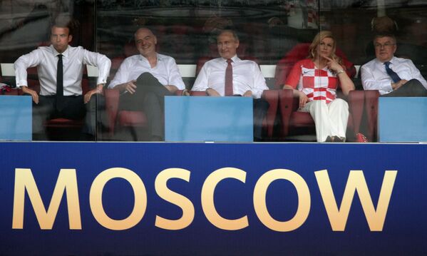 俄羅斯總統弗拉基米爾·普京觀看在盧日尼基體育場舉行的2018年世界杯決賽 - 俄羅斯衛星通訊社