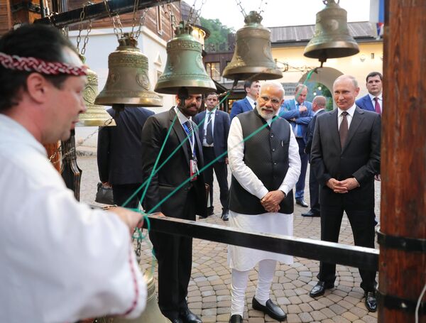 俄罗斯联邦总统弗拉基米尔·普京和印度共和国总理纳伦德拉·莫迪于2018年5月21日访问文化和民族志中心“我的俄罗斯”。 - 俄罗斯卫星通讯社