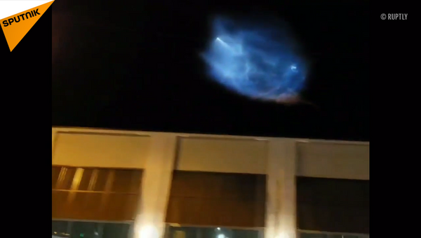 SpaceX火箭照亮美国加州傍晚的天空 - 俄罗斯卫星通讯社